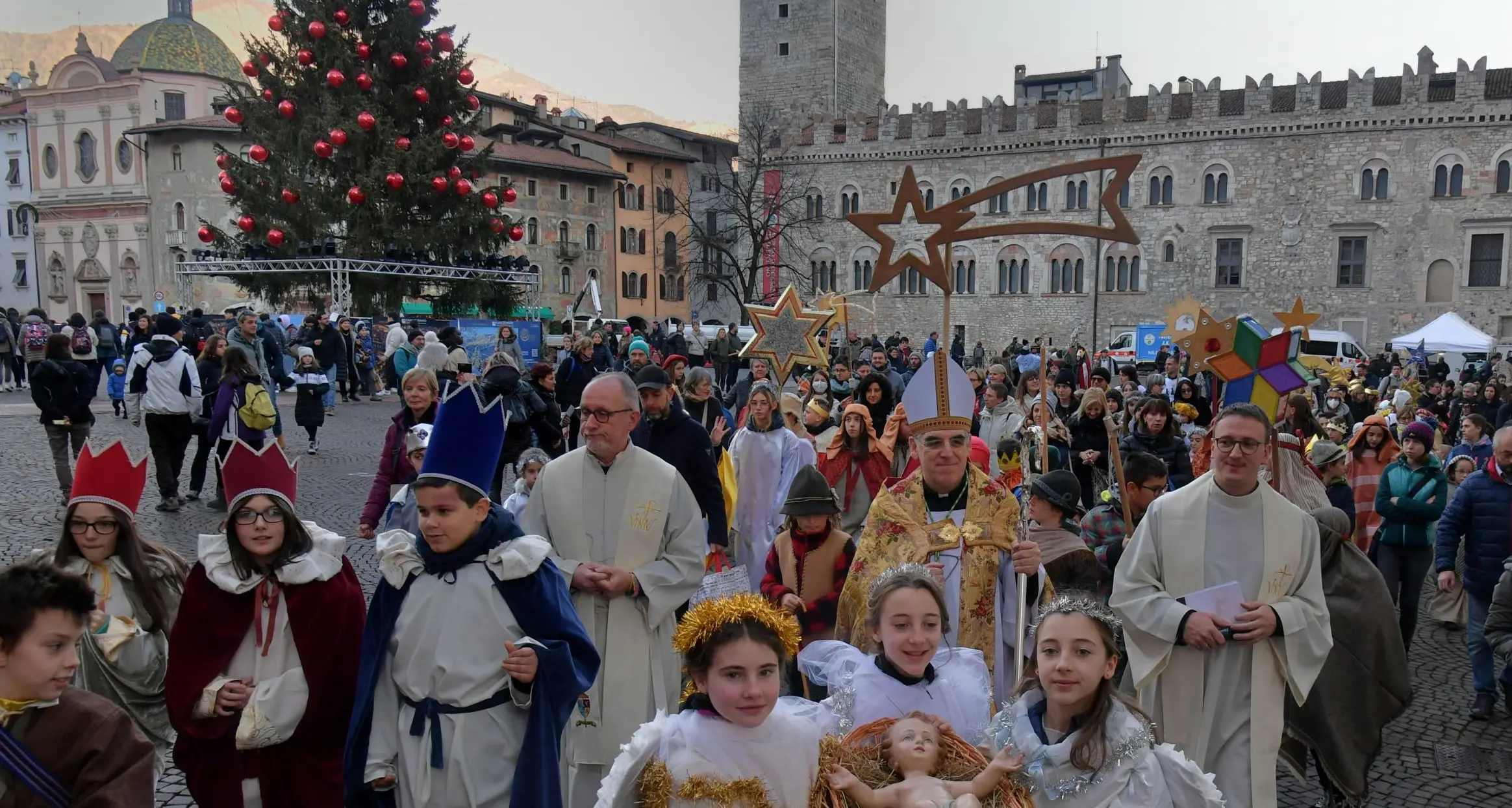 Tornano dopo due anni i “Cantori della stella”. Tisi: «Siate la casa dell’accoglienza»