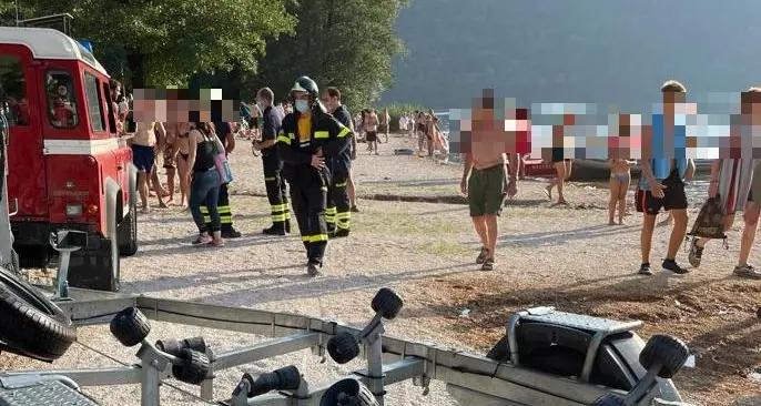 Falso allarme a Levico, nuotatore viene dato per scomparso ma ricompare dopo la “traversata”