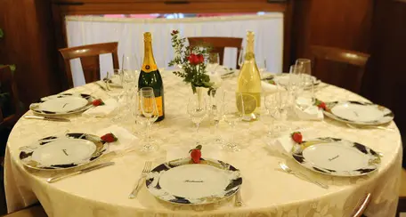 Natale, sì alle uscite dai Comuni con meno di 5 mila abitanti e alle visite private di due commensali