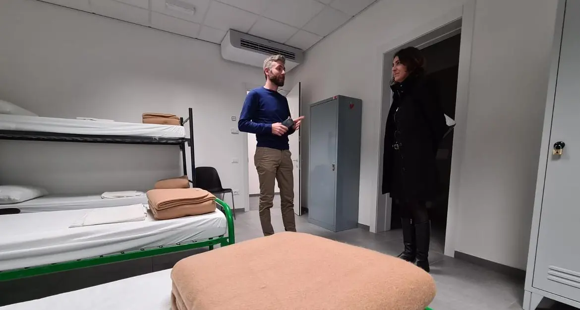 Senzatetto, aperto un nuovo dormitorio con 24 posti letto in via Lavisotto
