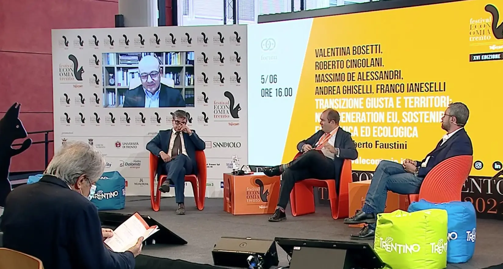 Il ministro Cingolani al Festival: “Basta demonizzare l’industria, va garantito il lavoro”
