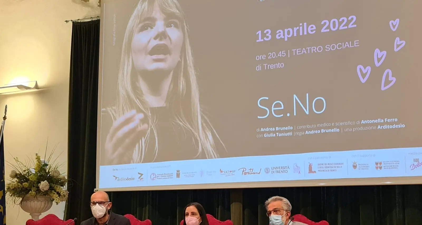 “Se.no”: al Sociale uno spettacolo tra intimità e racconto scientifico