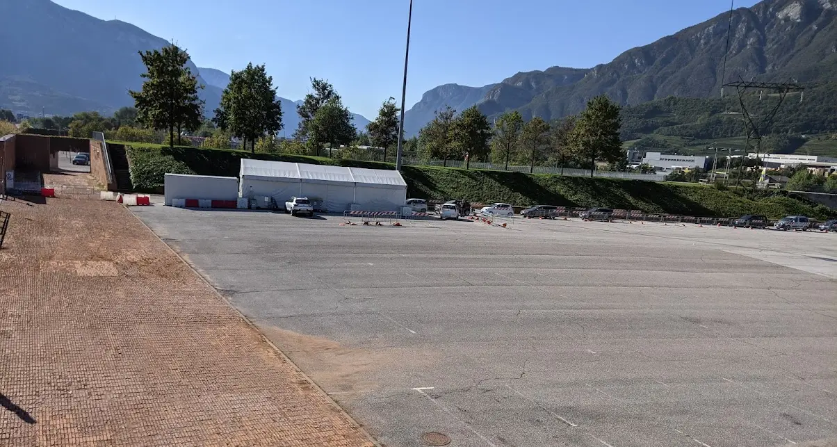 PalaTrento, è caos parcheggi