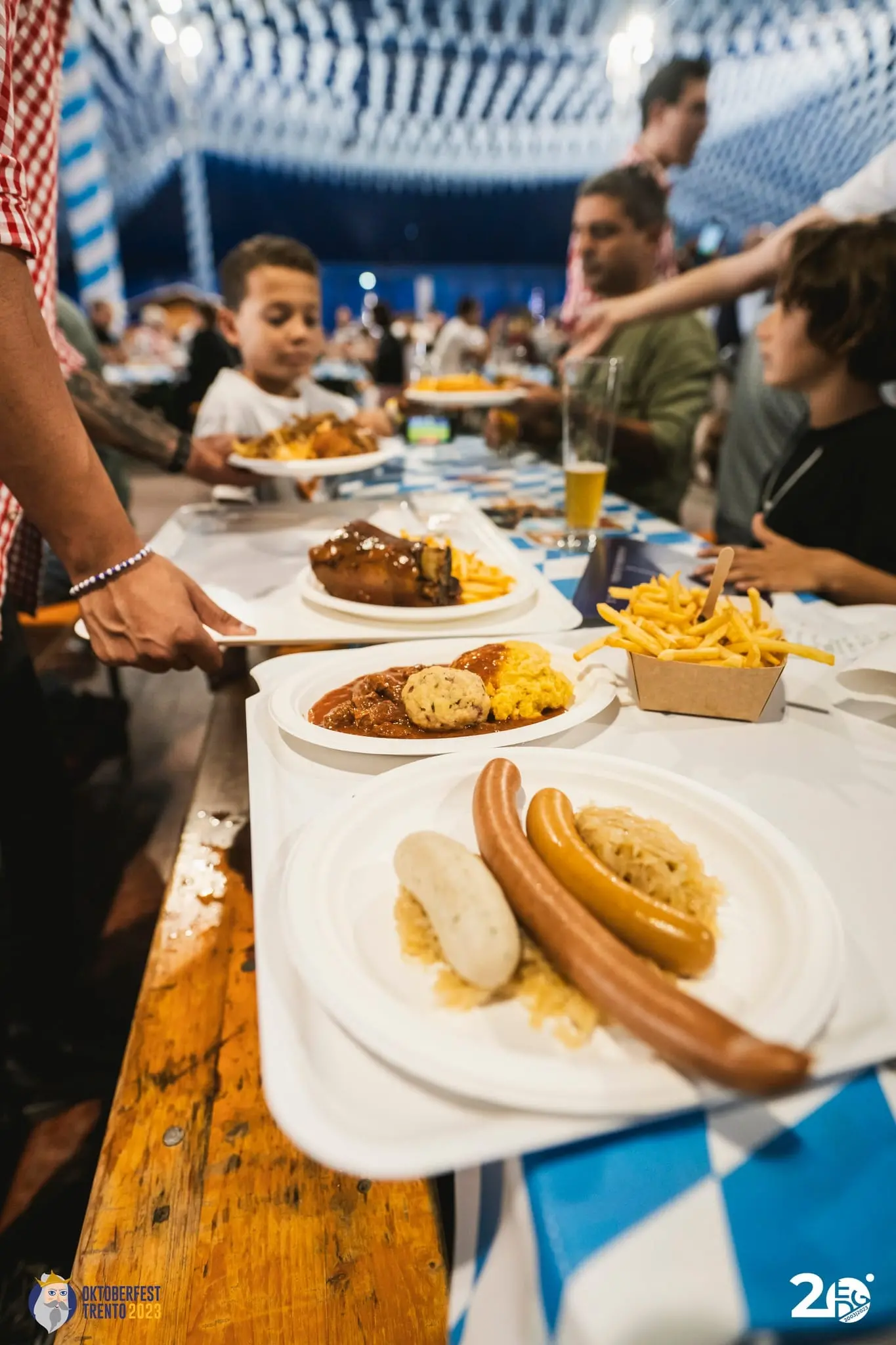 Terzo weekend di Oktoberfest a Trento: la festa trentino/bavarese che unisce spettacoli, musica live e piatti tipici