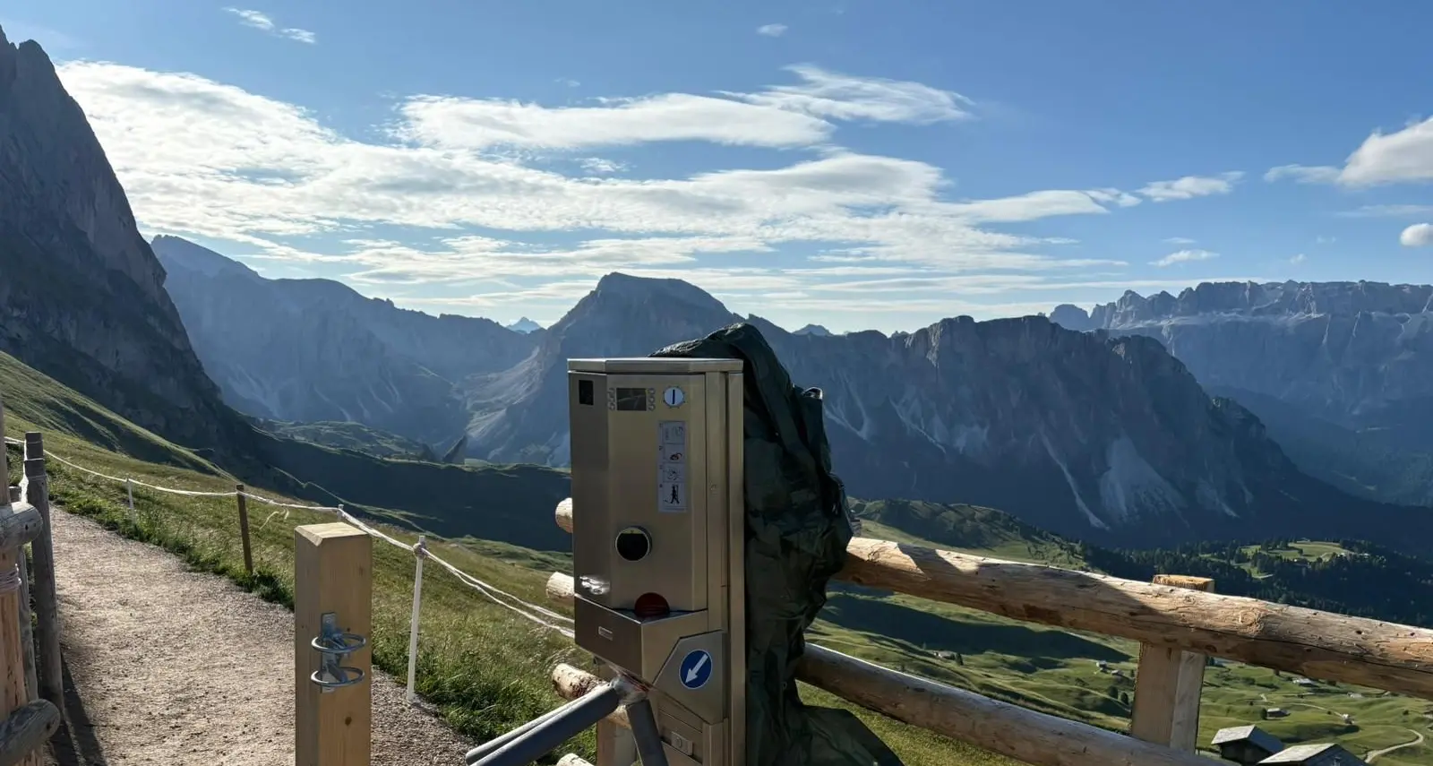 Tornelli a pagamento sul Seceda, il Cai: «Una provocazione sul turismo di massa, ma l’accesso alla montagna deve essere libero»