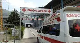 Donna investita sulle strisce in via Trener: è gravissima