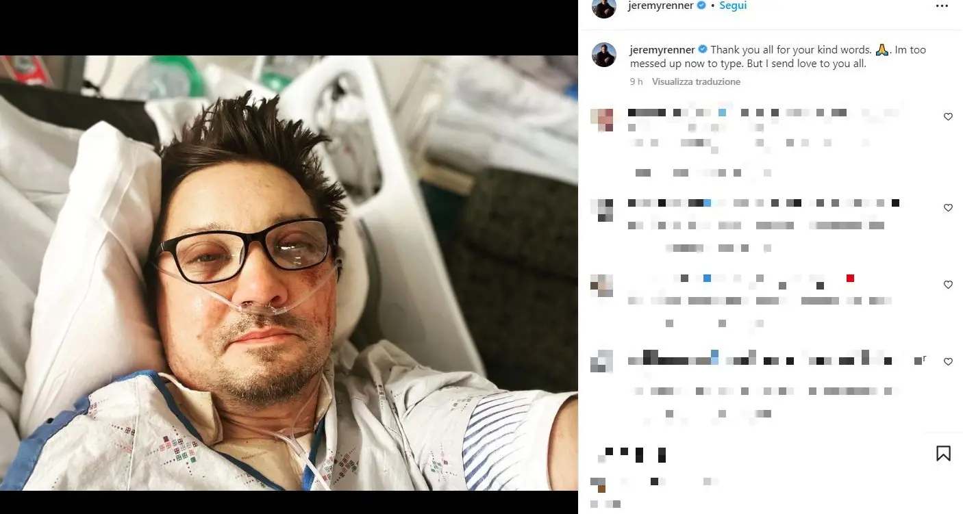 Renner rassicura i fan dopo l’incidente: video dal letto dell'ospedale