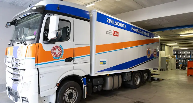 Lo schianto a Mezzocorona, veicolo per disabili contro una moto: due feriti gravi
