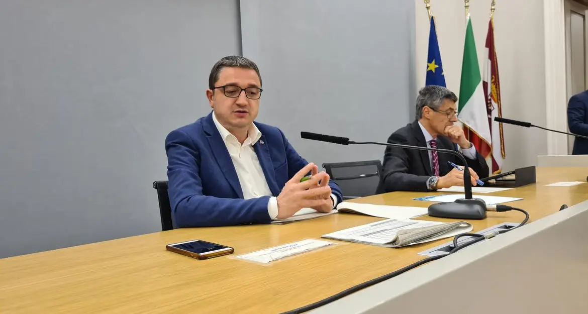 Via libera dalla Giunta trentina alla manovra di bilancio da 4,6 miliardi: 100 milioni per le famiglie e 25 per le imprese