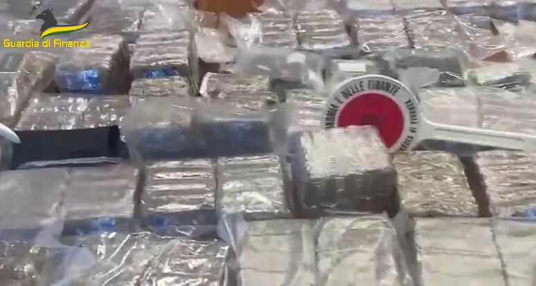 Traffico di hashish sui Tir dal Marocco all'Italia, 15 arresti