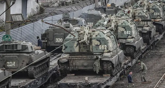 Putin attacca l'Ucraina, iniziata l’invasione: esplosioni anche a Kiev. La Cnn: centinaia di vittime
