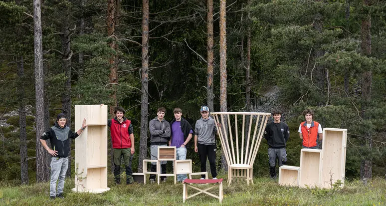 In Trentino il legno bostricato si trasforma in oggetti di design eco