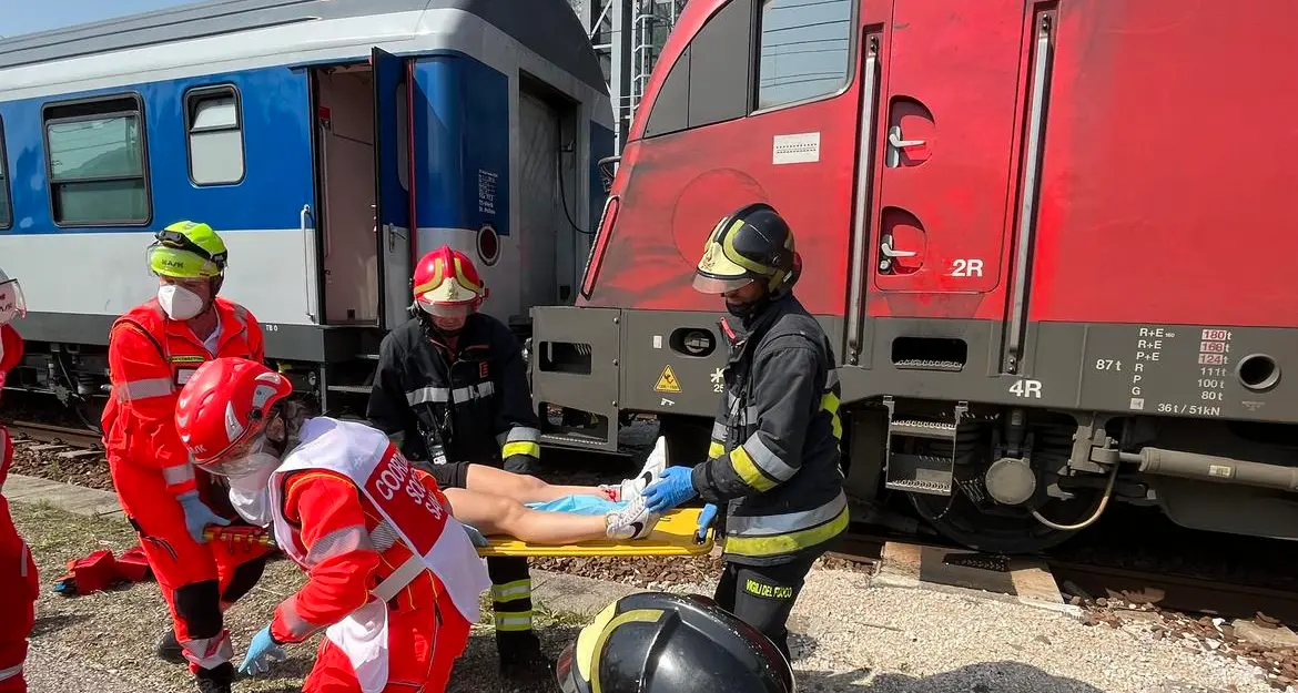 Incendio sul treno a Roncafort, settanta soccorritori sul posto: ma è un’esercitazione
