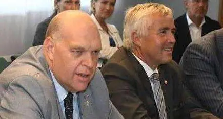 Aumento delle indennità dei consiglieri, sindacati e Acli all’attacco: “Schiaffo ai lavoratori”