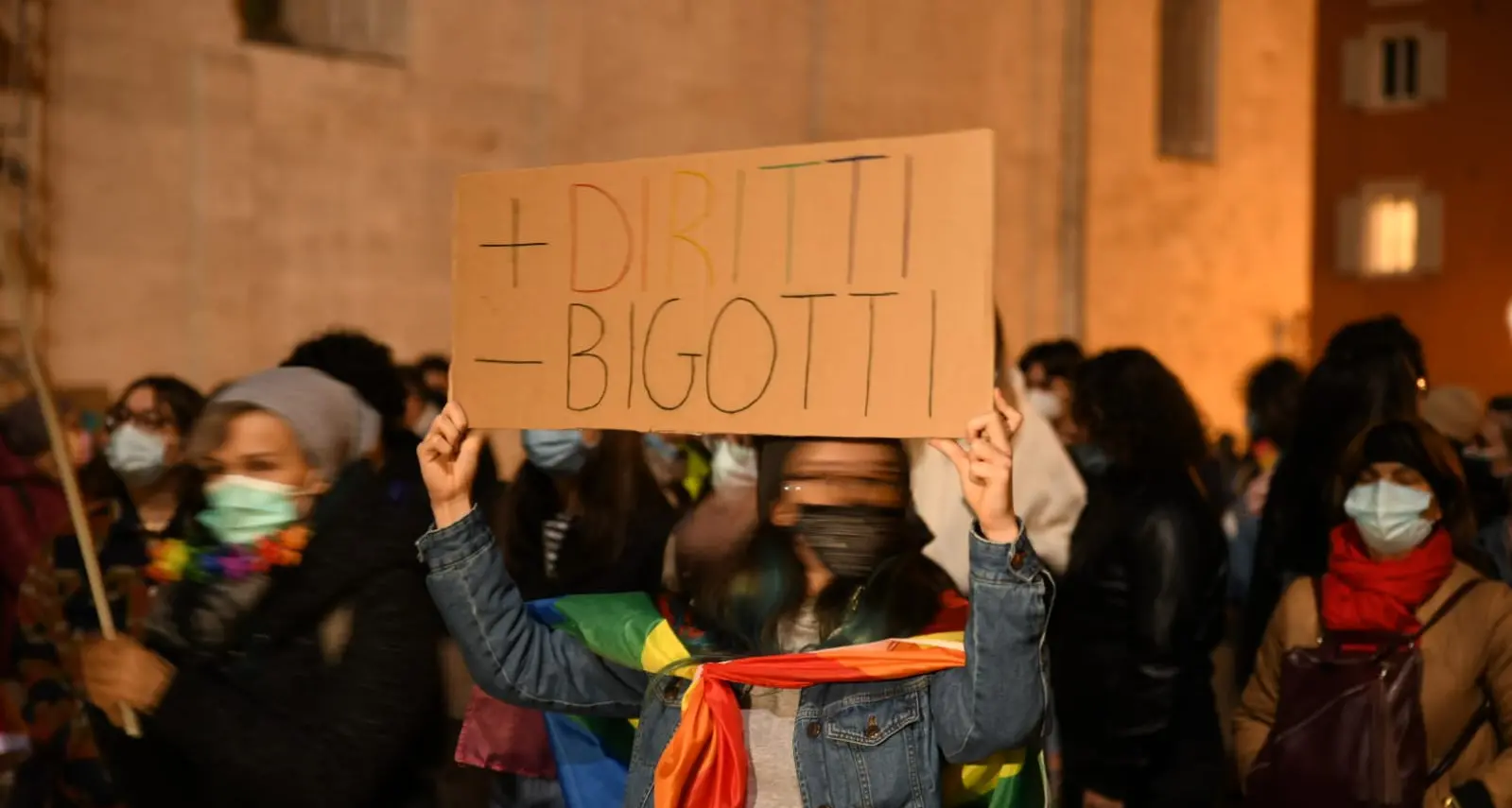 Omotransfobia, in centinaia a Trento contro la bocciatura del ddl Zan