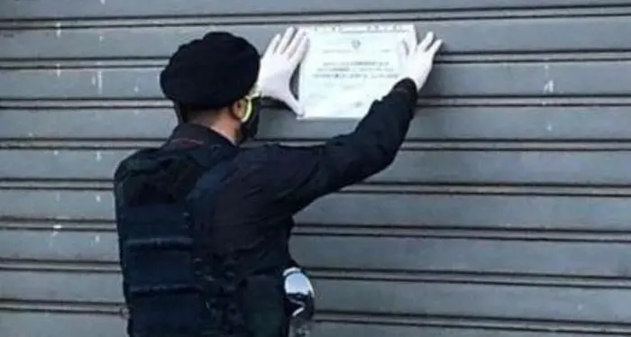 Avventori al banco e oltre l’orario di chiusura in un bar di Vattaro: multati in 6 più il gestore, locale chiuso per 5 giorni