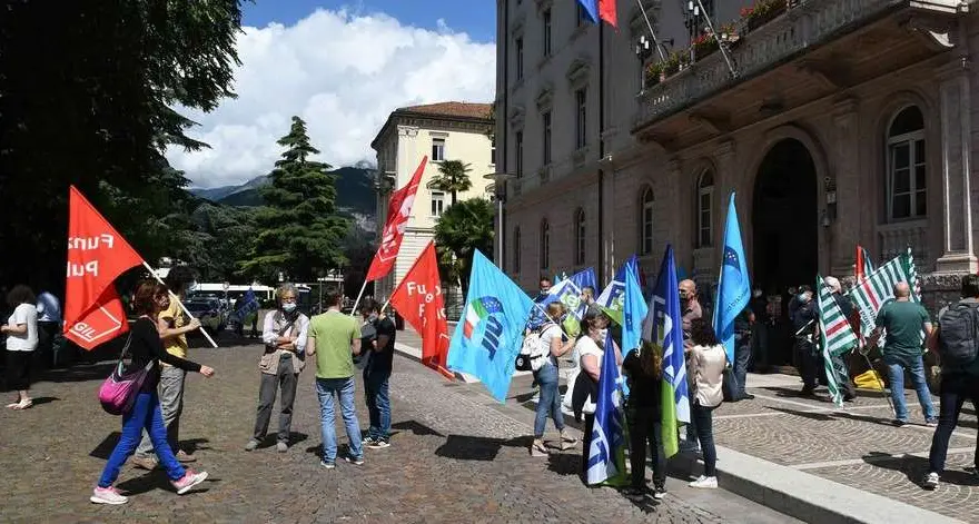 Scuola e dipendenti pubblici, il 26 ottobre lavoratori in piazza a Trento: “Fugatti ha un pregiudizio verso di noi”