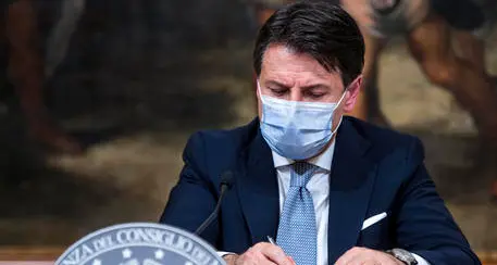 Conte oggi al Colle per le dimissioni, reincarico in salita