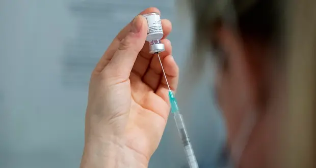 L’Ue assicura: “La prossima settimana Pfizer consegnerà il cento per cento delle dosi previste”