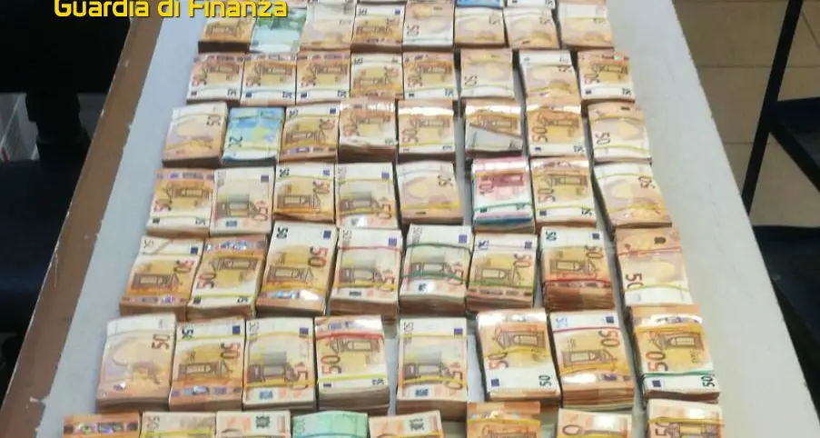 Cocaina e riciclaggio di denaro, sequestrati 18,5 milioni. Da una società di Trento bonifici verso Usa e Oriente