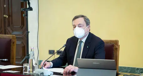 L’appello di Andrea Grosselli (Cgil) al governo: sostenga chi è stato colpito dalla crisi, la giunta non lo fa