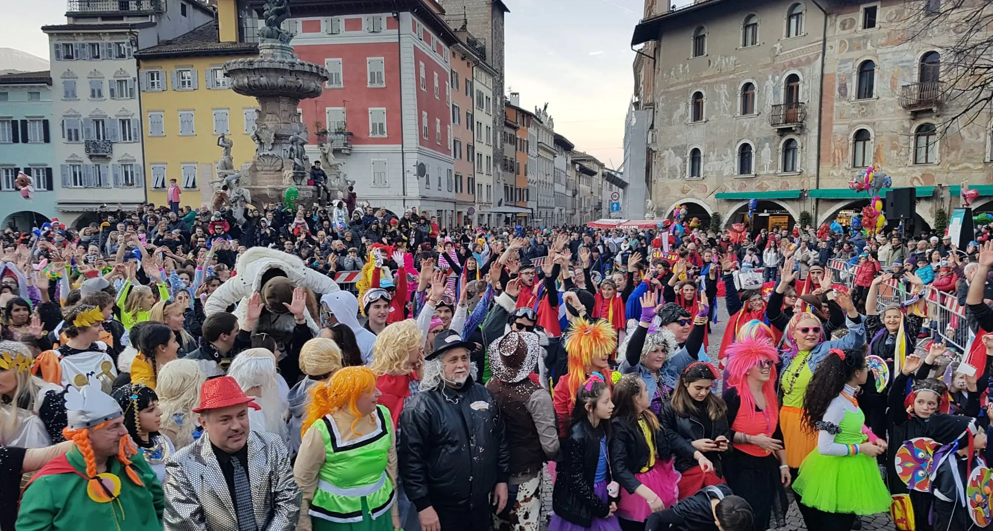 A Trento ritorna il Carnevale dopo due anni di assenza: 28 feste di piazza
