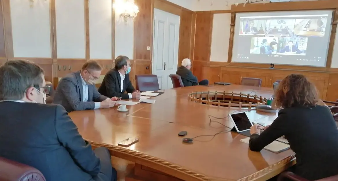 Fugatti alla Conferenza Stato-Regioni: “Ristori certi per le attività che hanno subito uno stop”