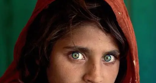 McCurry: “la ragazza afghana dell’iconica foto, sarà nascosta”