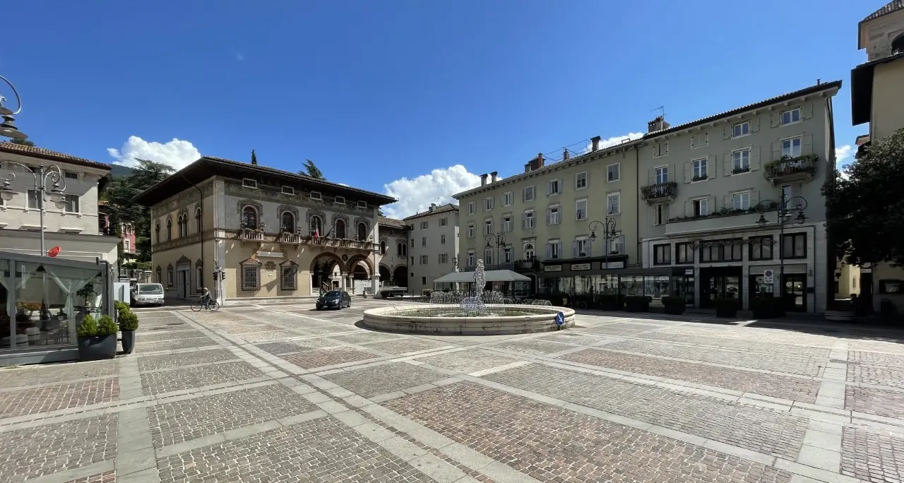Rovereto, riaperta al traffico piazza Rosmini