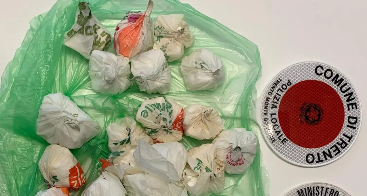 Auto abbandonata a Trento sud, trovata cocaina per 150mila euro