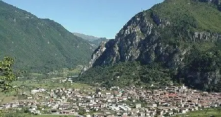 Consiglio comunale ancora “a distanza” e le minoranze lo disertano per protesta. Succede a Storo