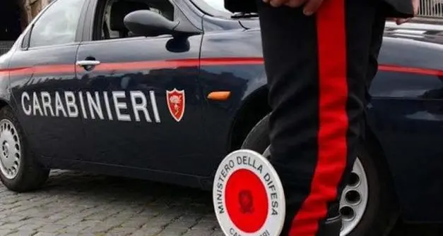 Controllata dai carabinieri, ammette: «Spaccio». Arrestata una donna in val dei Mocheni