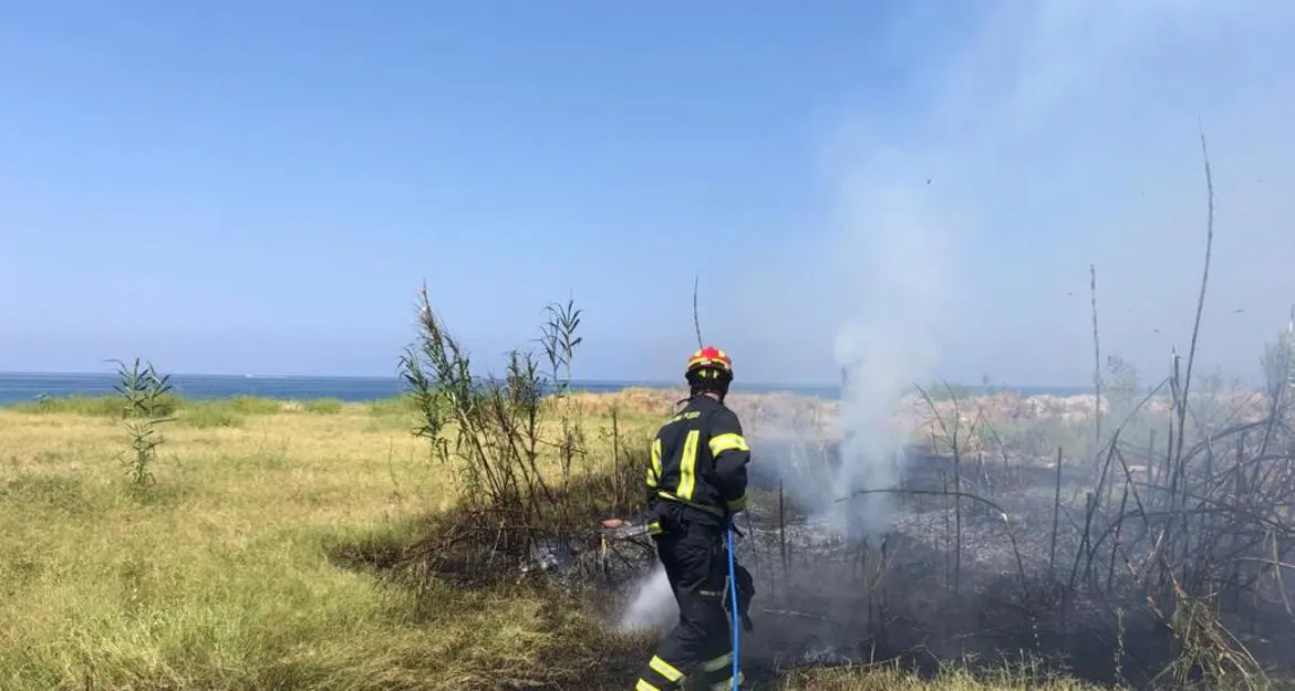 I pompieri trentini lasciano la Sicilia dopo giorni di lotta contro gli incendi