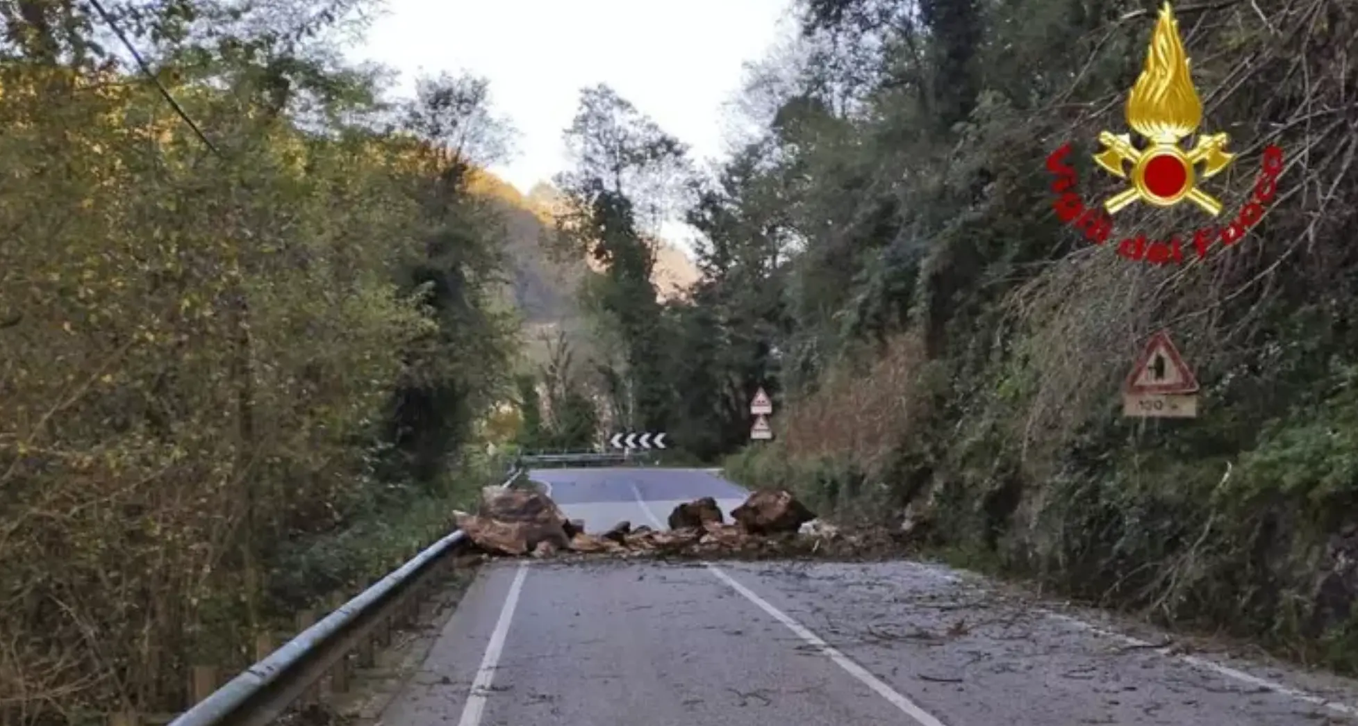 Frana sulla strada del Pasubio: chiuso collegamento Veneto-Trentino