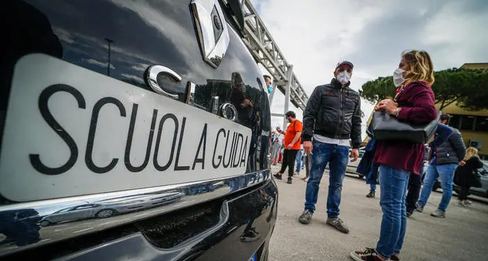 L’esame della patente diventa “mini”: 30 domande ma solo 20 minuti di tempo