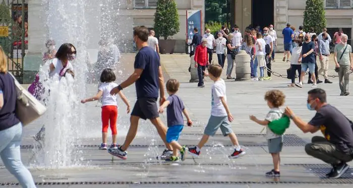 Domani il Trentino ritorna la zona bianca: restano obbligatori distanziamento e mascherine, vietati gli assembramenti