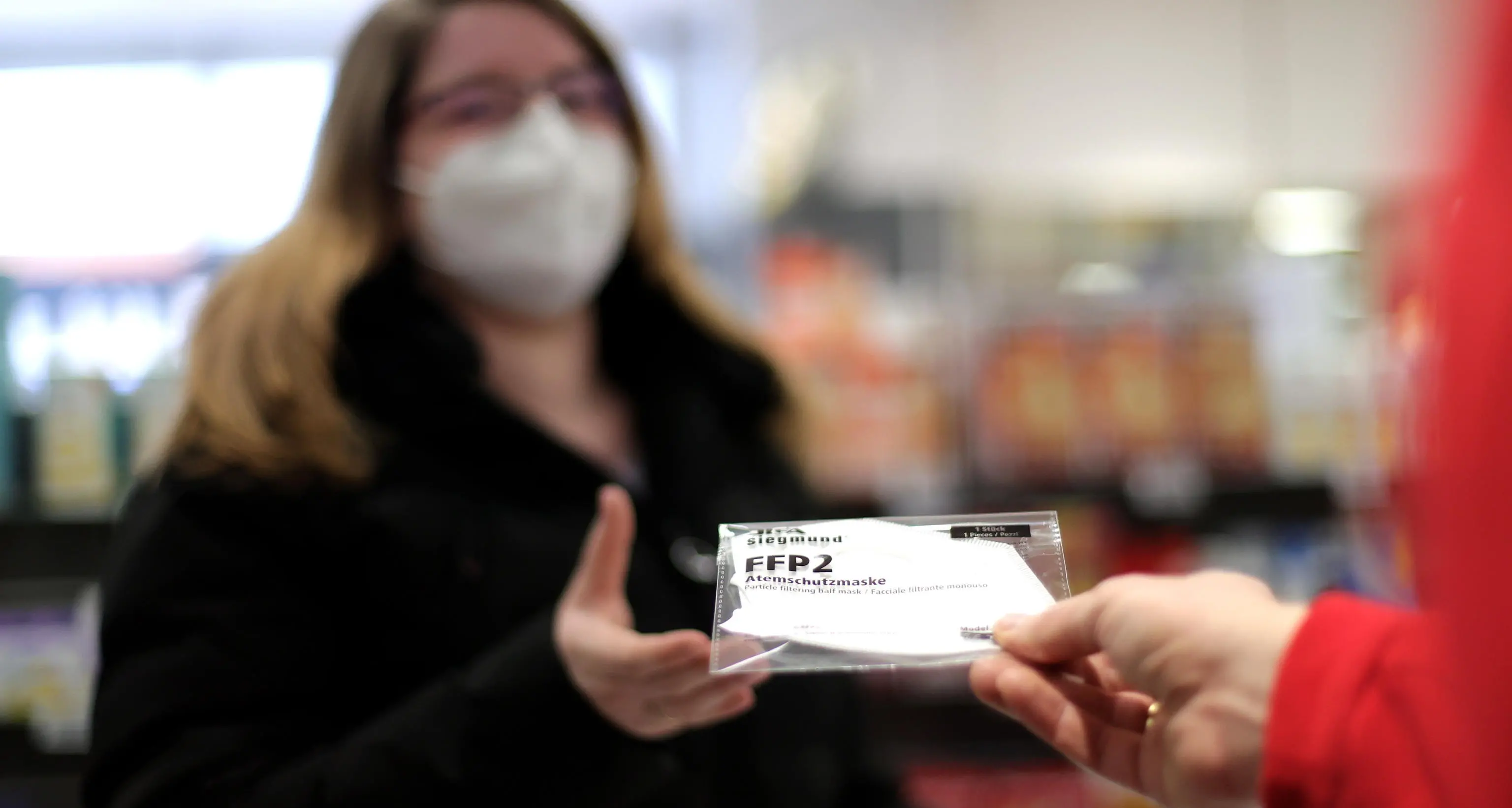 Covid, nuove regole su quarantena e Super Green pass in vigore da oggi