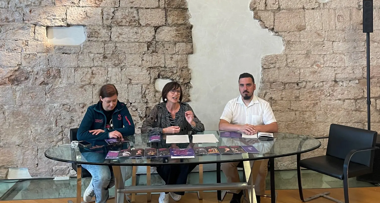 Torna il Festival Solstizio d’Estate: otto serate di teatro, musica e comunità nella Piana Rotaliana Königsberg