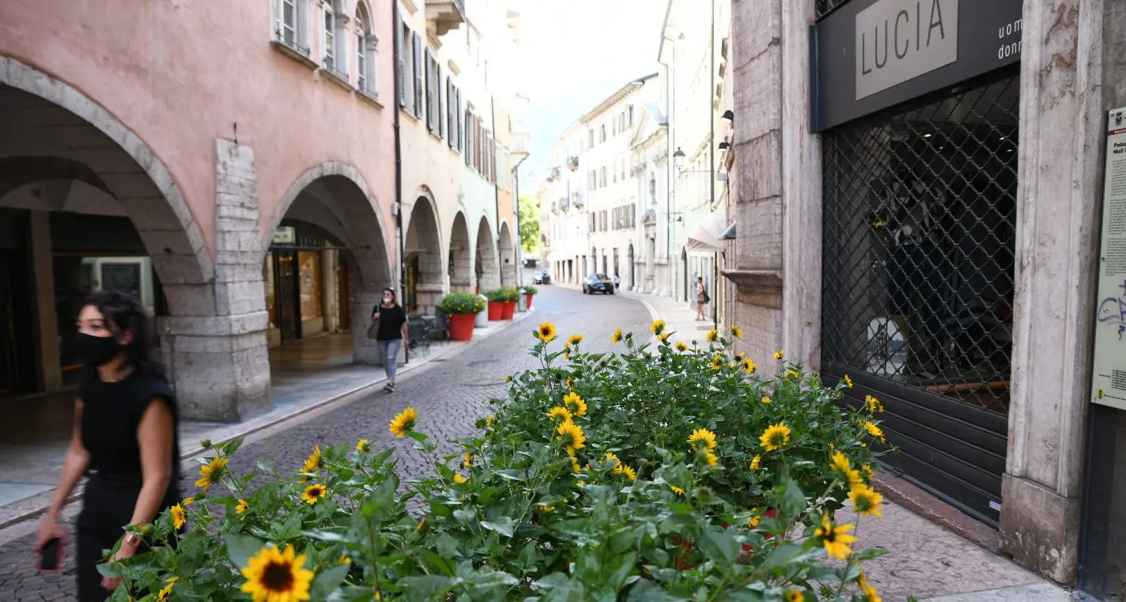 Trento, dal 15 ottobre tornano le castagne in via Suffragio