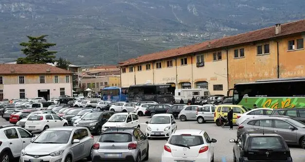 Rovereto, da dicembre parcheggio gratis dalle 12 alle 14 in centro storico