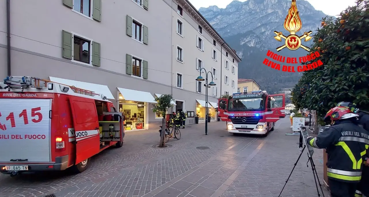 Allarme fuga di gas a Riva: chiuso il centro storico
