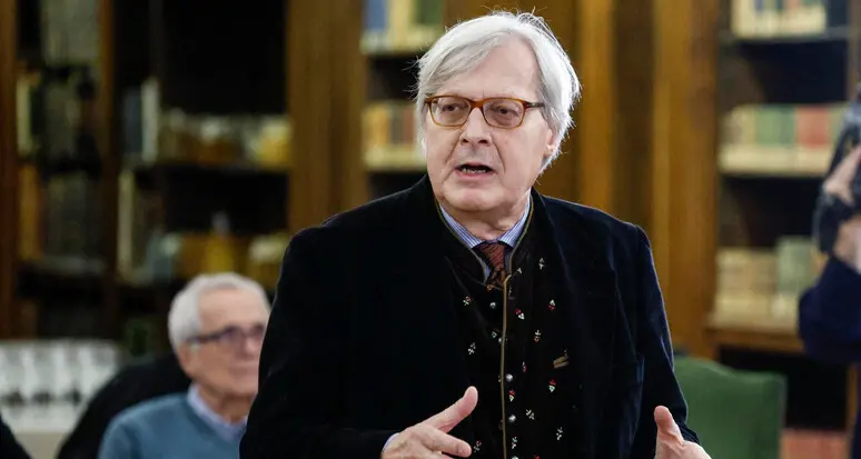 Sgarbi rimosso da presidente della Fondazione Canova, lui annuncia: «Mi dimetto da sottosegretario»