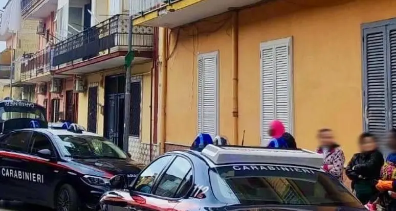 Bimba cade dal secondo piano a Caivano, è in prognosi riservata