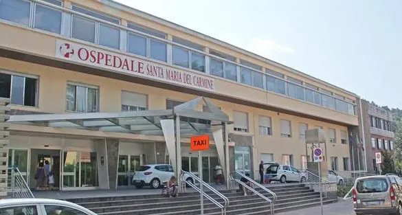 Caldo nelle cucine dell’ospedale, Apss: «Non si registrano malori»