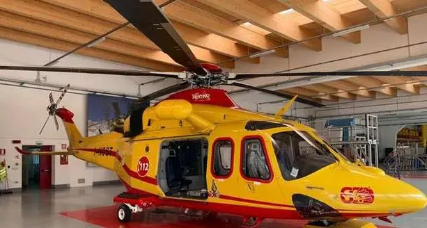 L’elicottero dei vigili del fuoco a noleggio inguaia Fugatti: citato a giudizio per danno erariale insieme ai dirigenti della Cassa antincendi