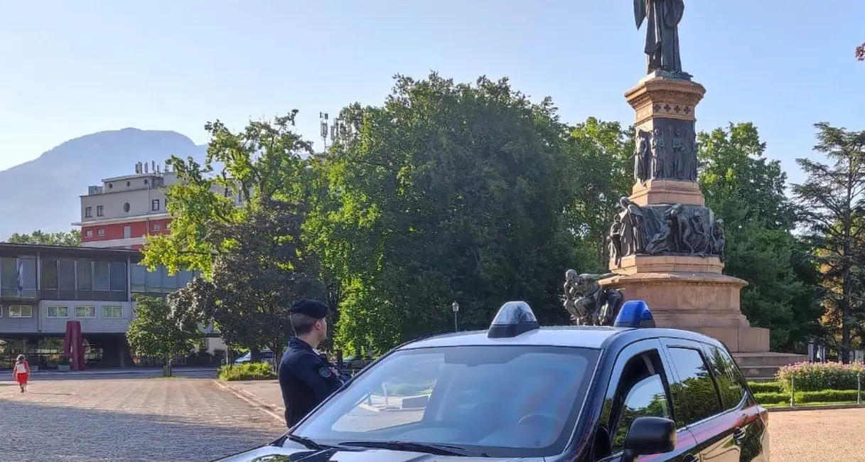 Tentata rapina a una ragazza in via Conci, in carcere un 32enne