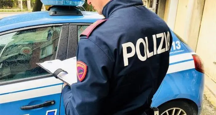 Tredicenne attirata in trappola e abusata da tre ventenni
