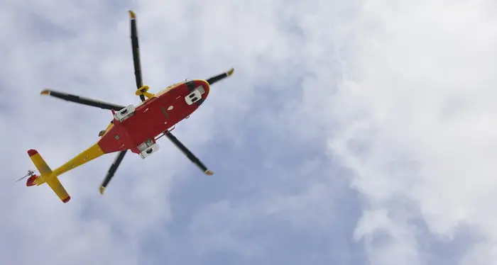 Scarica di sassi su sentiero in Val d’Aosta, quattro persone in ospedale