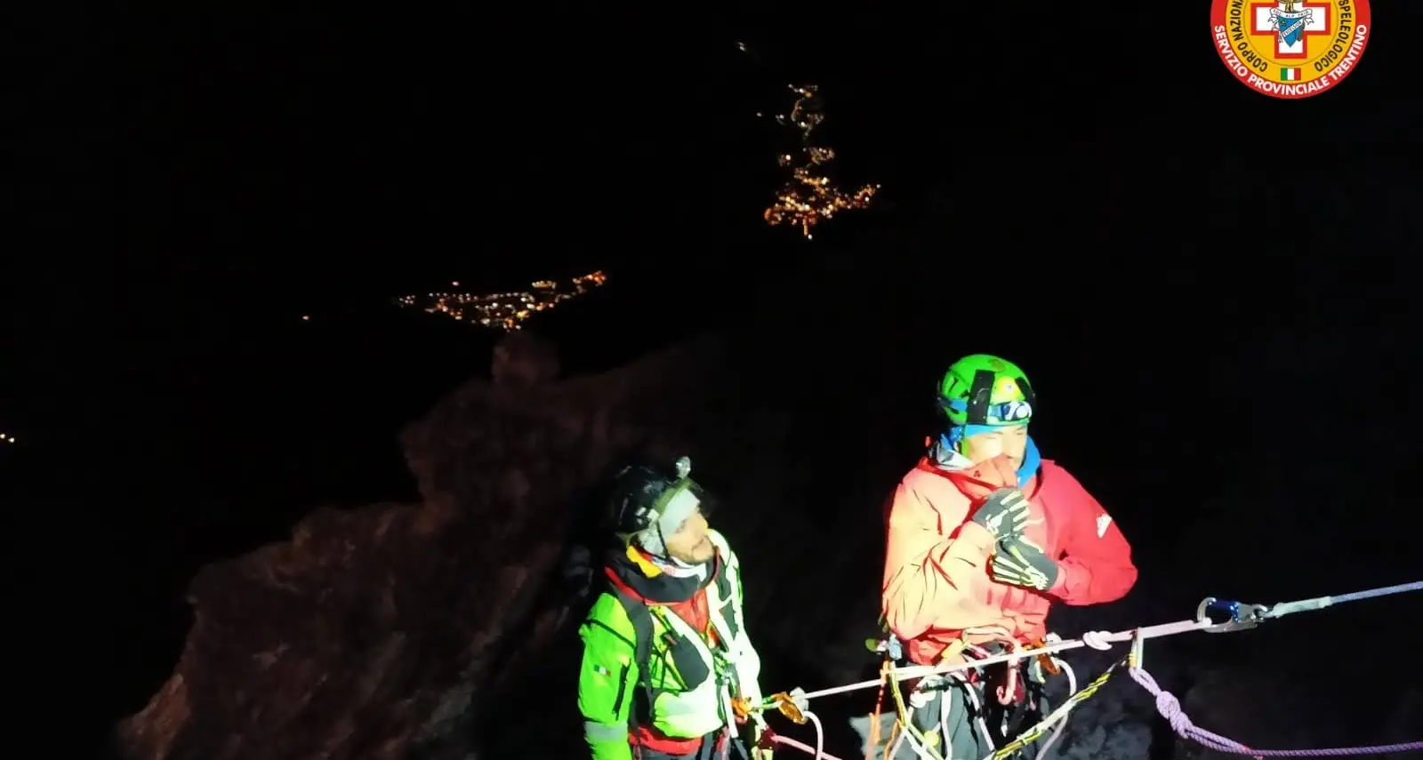 Catinaccio, due alpinisti finiscono in un canalone. Sul Sass Pordoi due americani sorpresi dalla grandine