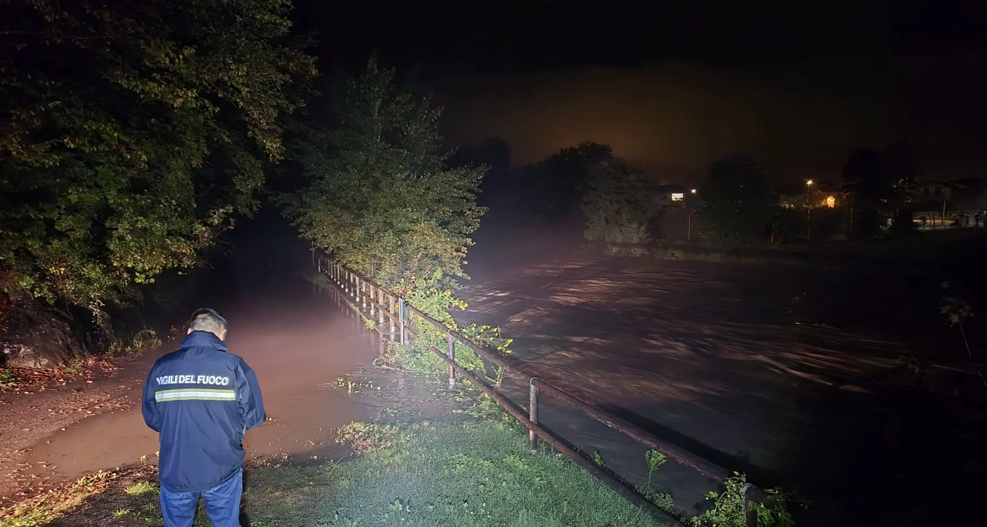 Arco, argini sotto il controllo dei vigili per tutta la notte